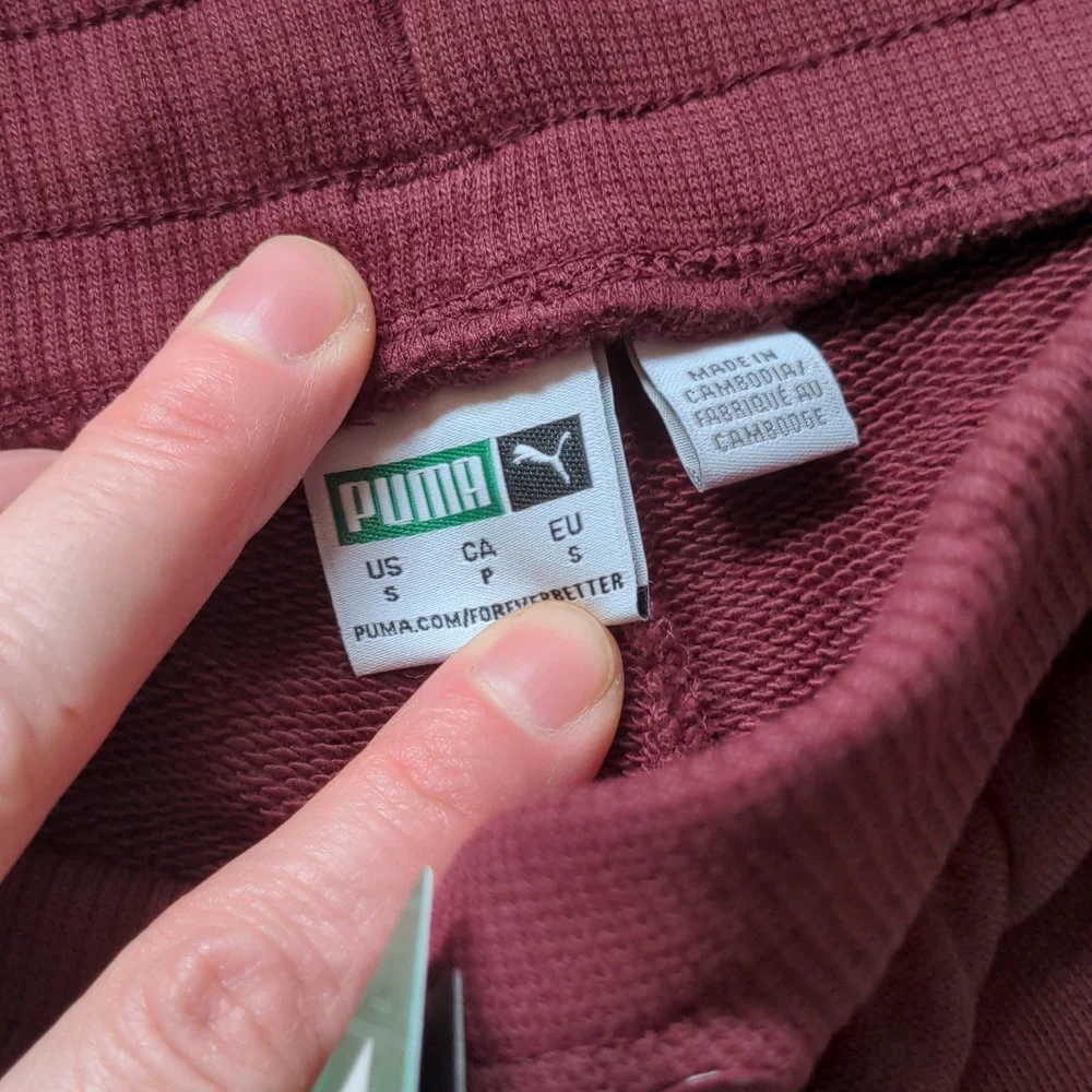54-**NWT** Puma lightweight trackpants - Picture 4 of 8